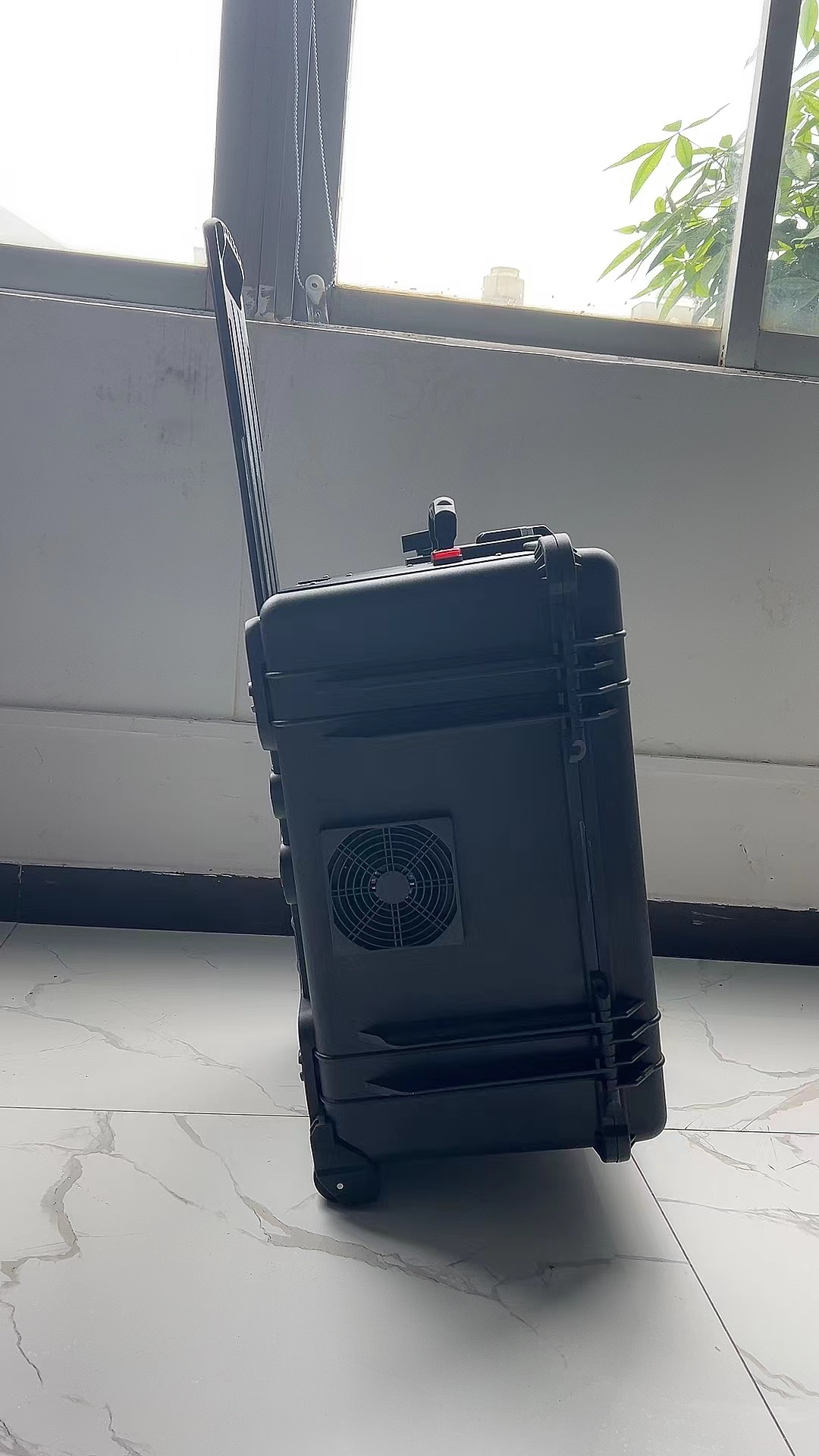 灵丘手拉箱型移动通信干扰器